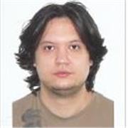 Profesor de programación imparte clases a niños de todas las edades